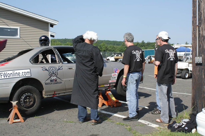 Illustration for article titled The 24 Hours Of LeMons New England 2009 Über Gallery, Part 1